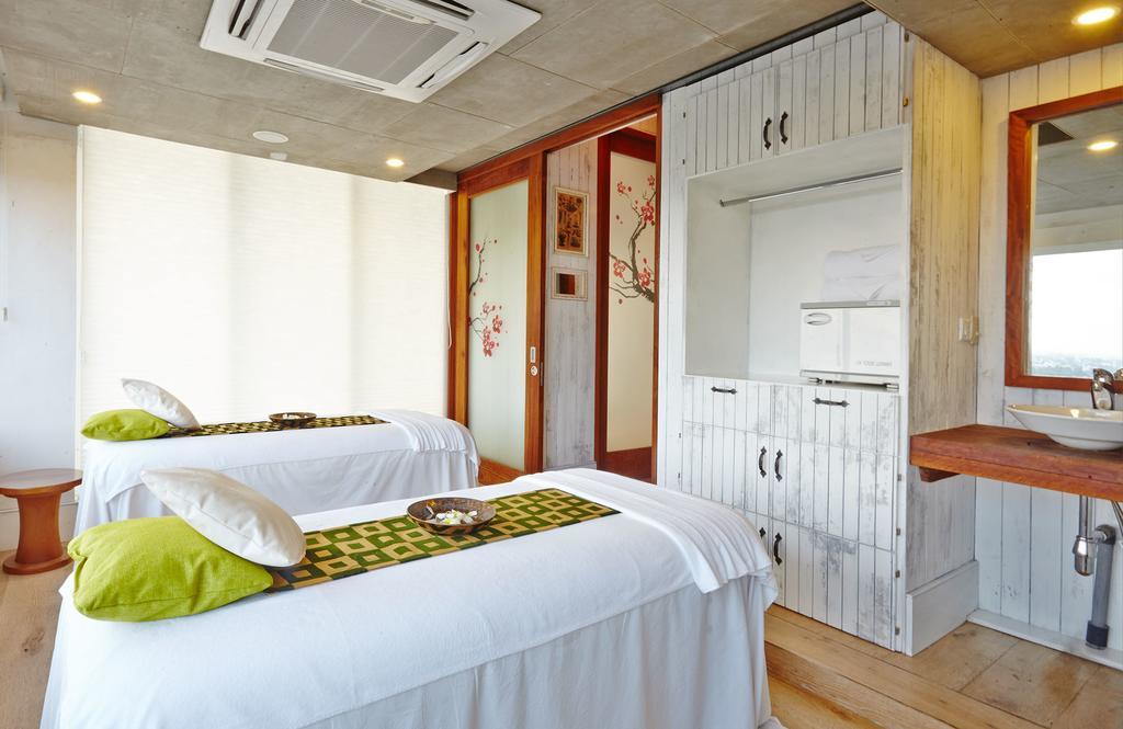 Hablis Chennai Hotel Bagian luar foto