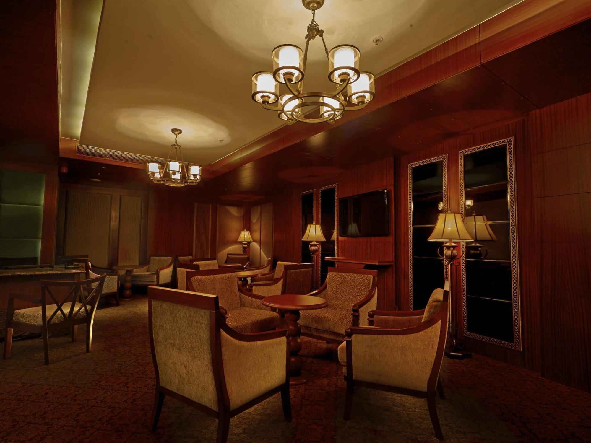 Hablis Chennai Hotel Bagian luar foto